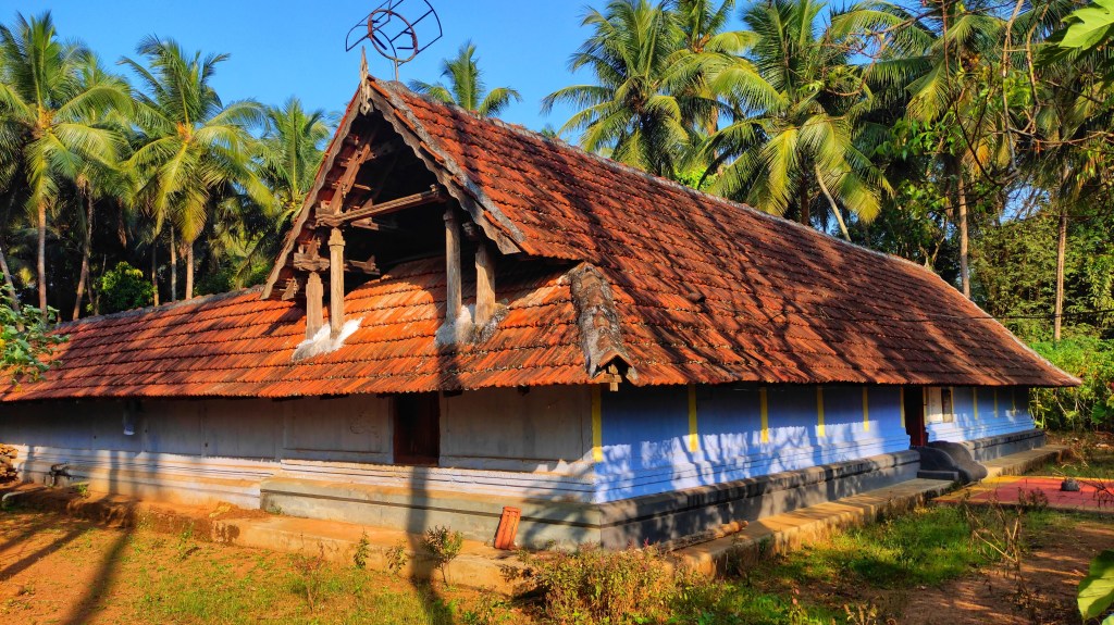 The architecture of the Krishna Temple and the Narasimha Murthy shrine in the Kottayi complex.